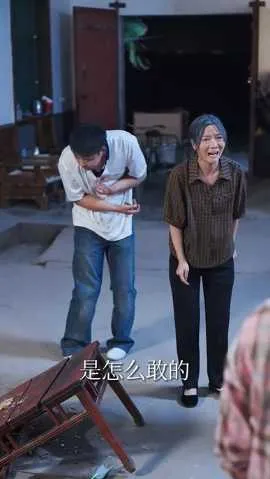奶奶的废品车，载我进清华在线观看